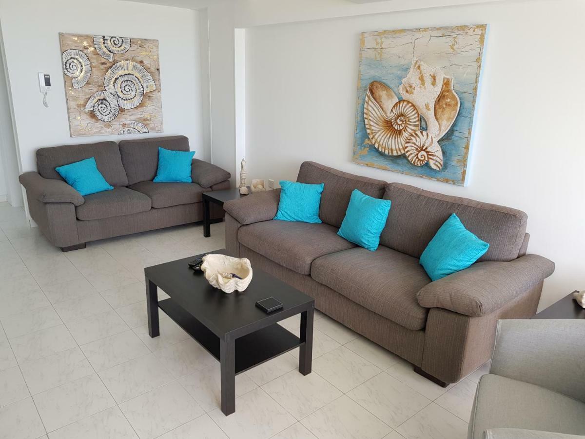 Haig'S Dream Flat On The Beach Larnaca Exterior foto