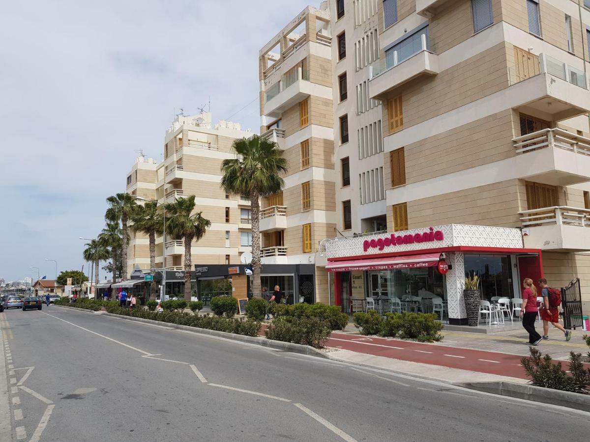 Haig'S Dream Flat On The Beach Larnaca Exterior foto