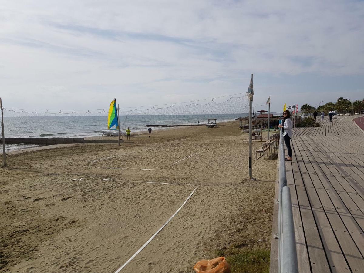 Haig'S Dream Flat On The Beach Larnaca Exterior foto