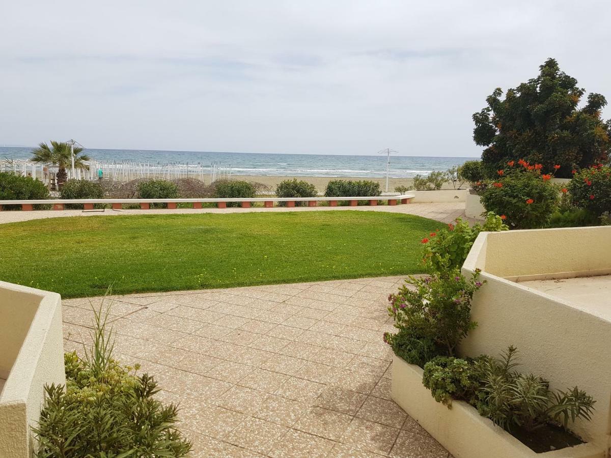 Haig'S Dream Flat On The Beach Larnaca Exterior foto